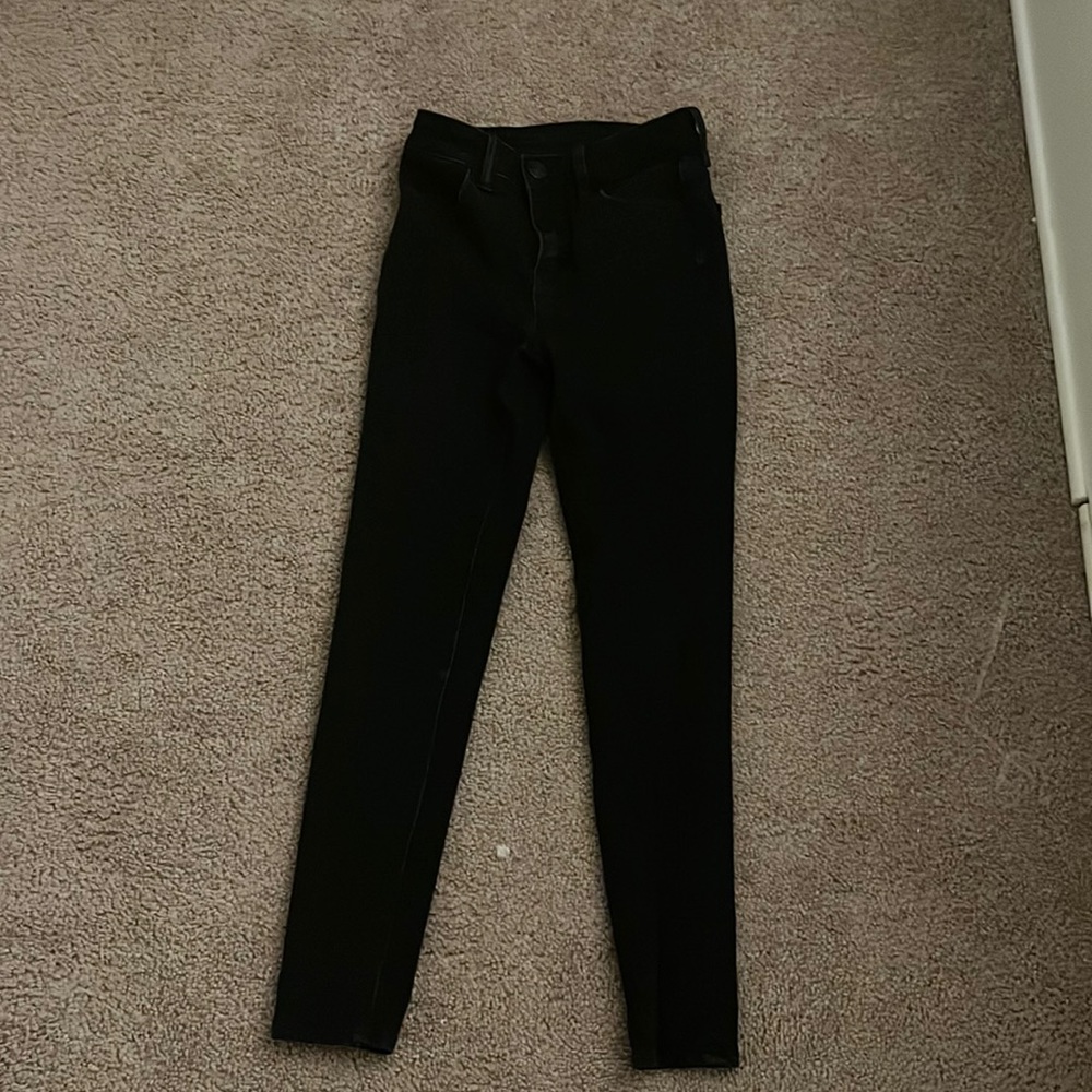Good quality, can wear them with everything!